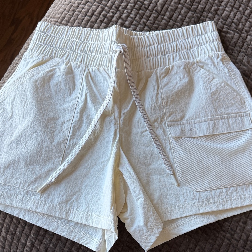 Avalanche Women's Ivory Drawstring Athletic Shorts